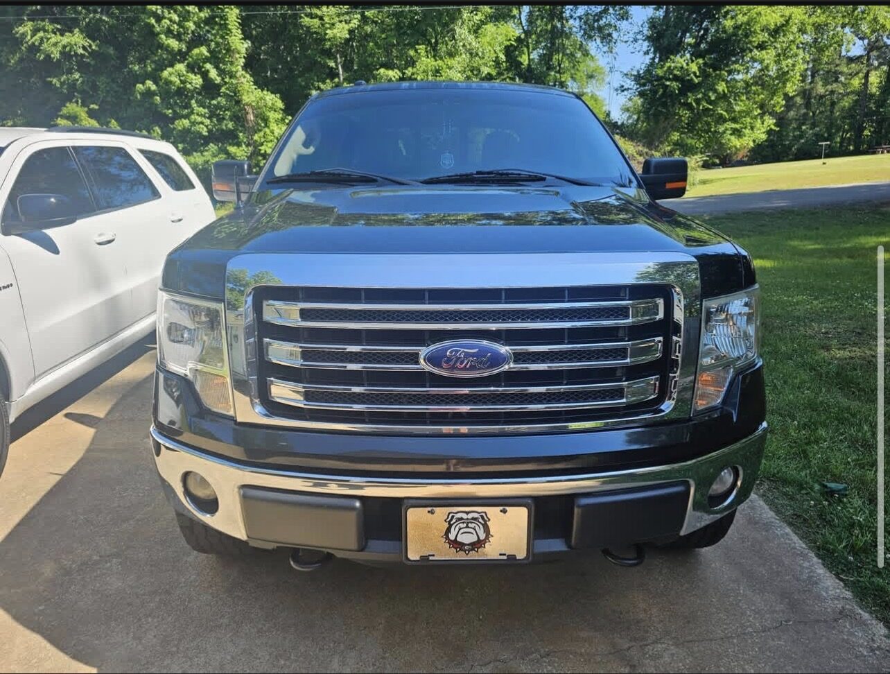 F-150 — chrome grille